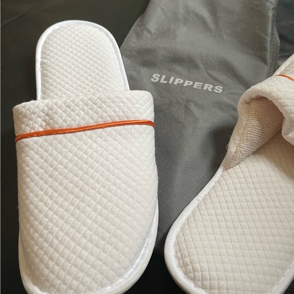 Hotel slippers - Picture 2 of 5